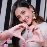 নির্বাচন থেকে সরে যাওয়ার হুমকি : নিরাপত্তা চাইলেন ডলি সায়ন্তনী