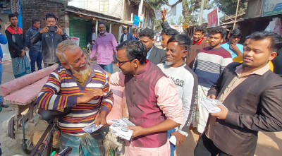 নির্বাচনী প্রচারে নৌকার সমর্থকরা বাধা দেওয়ার অভিযোগ হিরো আলমের 5 Bogura Hiro Alam