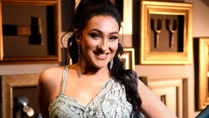 বাংলাদেশি সিনেমায় ঋতুপর্ণা, পেলেন ঢাকায় আসার অনুমতি 5 image 764902 1705659481