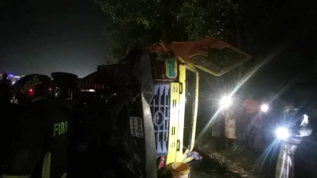 মাদারীপুরে বাস-ট্রাকের সংঘর্ষ, নিহত ৫ 5 54dbedd0e9227ab985a165d0c6ada26d 65d76579b4be6