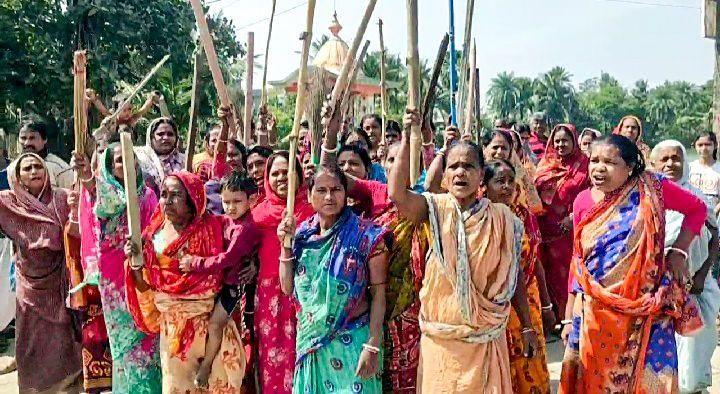 উত্তাল পশ্চিমবঙ্গ,সন্দেশখালিতে ডেকে যৌন নির্যাতনের অভিযোগ 5 5d01d4b0 d2c7 11ee 8f28 259790e80bba
