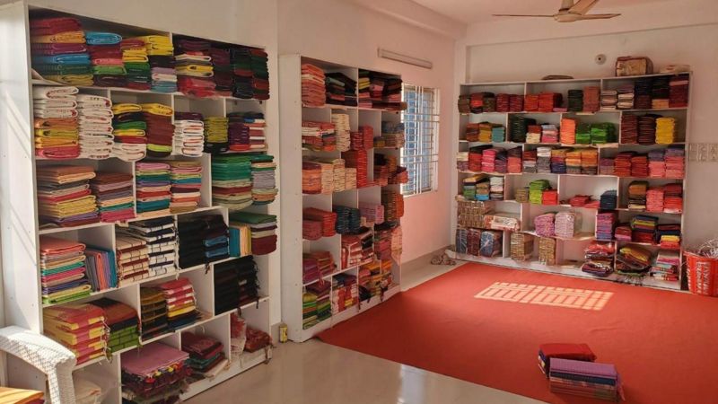 'টাঙ্গাইল শাড়ির' উৎপত্তি ভারতে দাবি করায় বাংলাদেশে বিস্ময় ও বিতর্ক 9 70d29580 c208 11ee 955c 97455f22dbe6