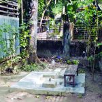 মাদারীপুরে সড়ক সংস্কারে নিম্নমানের সামগ্রী ব্যবহার করার অভিযোগ