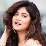 ঘরে হাঁড়ি চড়ছে না, অর্থের অভাবে নিজের জীবন শেষ করতে গেলেন অভিনেত্রী!
