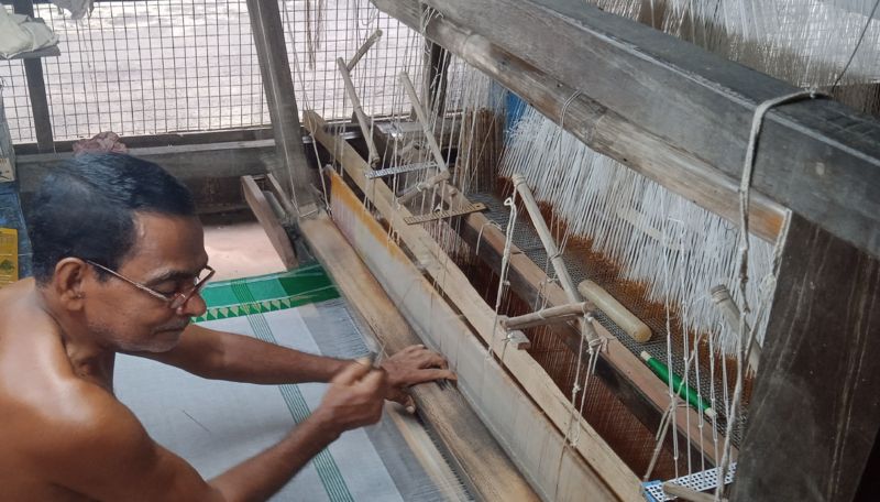 'টাঙ্গাইল শাড়ির' উৎপত্তি ভারতে দাবি করায় বাংলাদেশে বিস্ময় ও বিতর্ক 7 d7570220 c206 11ee 8685 316409d66f25