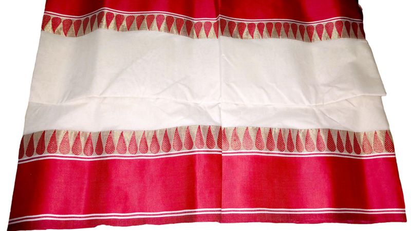 'টাঙ্গাইল শাড়ির' উৎপত্তি ভারতে দাবি করায় বাংলাদেশে বিস্ময় ও বিতর্ক 8 eb876c90 c205 11ee b724 3d0586bec924
