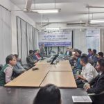 শীতের স্নিগ্ধতায় মুগ্ধতা ছড়াচ্ছে স্বর্ণালী মুকুল
