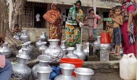 বরিশালে পানিসংকট,ভূগর্ভস্থ পানির স্তর ভয়ানকভাবে নিচে 5 1649059999 13
