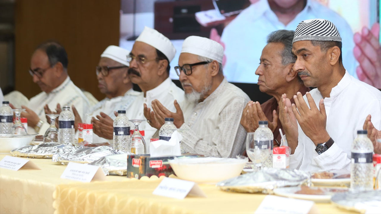 এতিমদের সম্মানে বিএনপি নেতাদের ইফতার 5 bnp 20240312204941