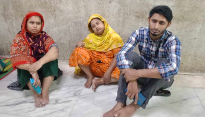 অভাবের সংসারে চিকিৎসার টাকা নেই, রিকশাচালকের আত্মহত্যা 5 image 449021
