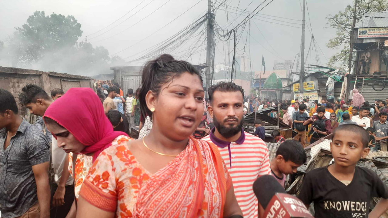 বস্তির আগুনে সর্বস্ব হারিয়ে লিমাদের আহাজারি 5 lima 1 20240324182649