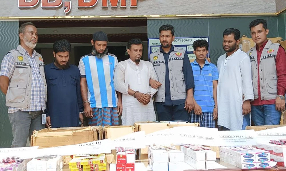 আটা-ময়দা-সুজি দিয়ে দশ রকমের ওষুধ : তৈরি করে কুমিল্লার আবু বক্কর ,বিক্রয় করতো বরিশালের শহীদুল 5 1711981539 1aa55138d78c0d4710d039467ed451ef