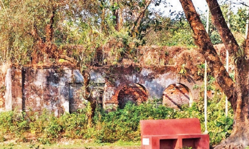 সাপলেজা কুঠিবাড়ির স্থাপনাগুলো প্রায় ধ্বংসস্তূপে পরিণত 5 1713926826 9c9f89ad97d0d0cff69b7279dd34425f