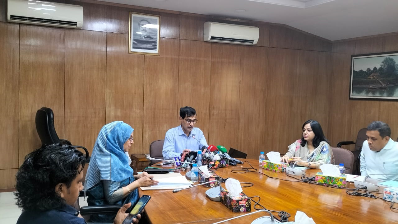 সিঙ্গাপুর ও কাতার থেকে ১৩৫০ কোটি টাকার এলএনজি কিনবে সরকার 5 lng buying 20240508164940