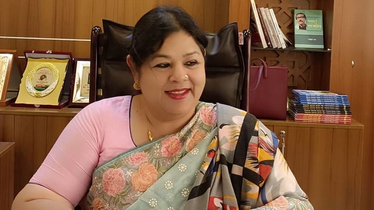 বড় বড় সাংবাদিকদের কিনেছি আমি এ কথাটা বলি নাই:মতিউরের স্ত্রী লাকী 5 স্ত্রী লাকী