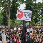 দলবাজির অন্ধত্বে সাংবাদিকতার সব শেষ