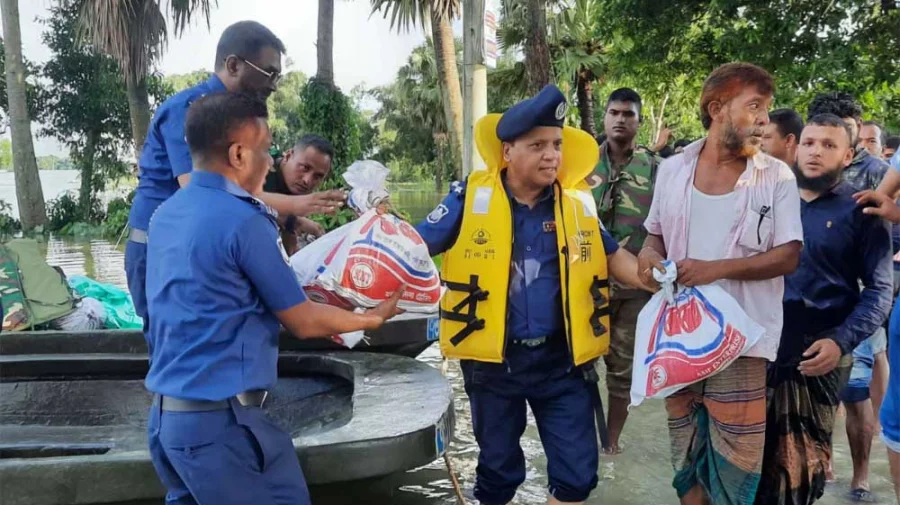 বন্যাদুর্গত এলাকায় ত্রাণ ও উদ্ধার তৎপরতা অব্যাহত রেখেছে পুলিশ 5 340c35aa6ffb3bf066565fbdabd122e9 66c9daa98f530