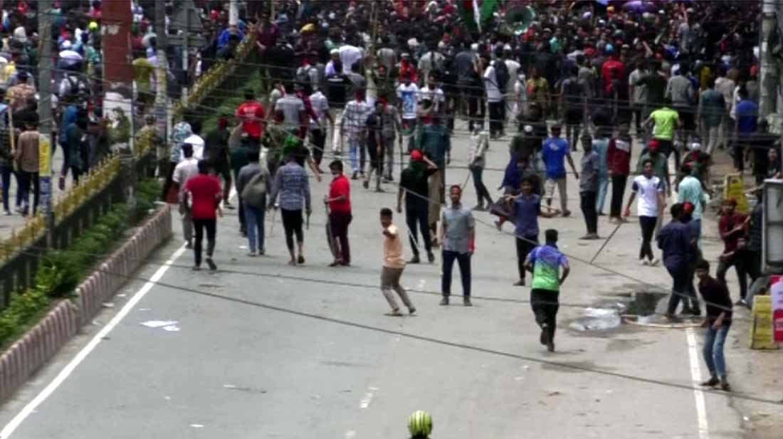 রংপুরে সংঘর্ষে ৪ জন নিহত,৮ সাংবাদিক আহত 5 Quota movement 7b0be5b1f2fe6af6e241442360c20290
