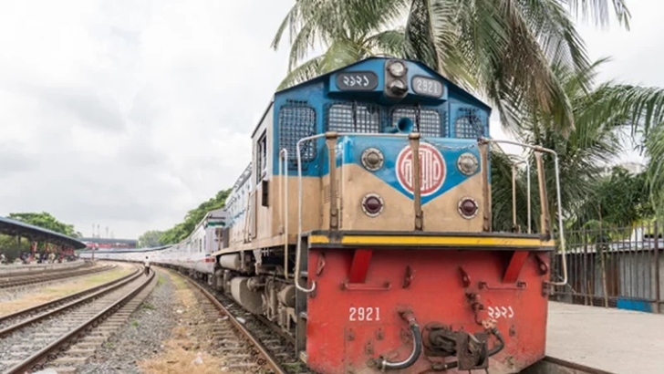 সবধরনের ট্রেন চলাচল অনির্দিষ্টকালের জন্য বন্ধ 5 image 834306 1722807686