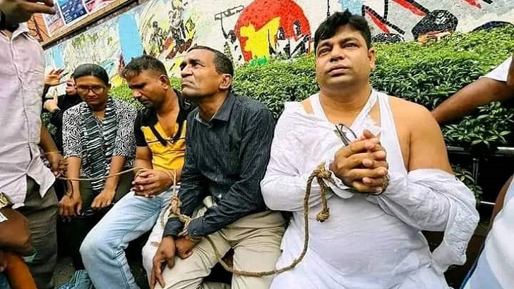 ধানমন্ডি থেকে আটক ২৫ জনকে পুলিশে সোপর্দ 5 image 838491 1723740961