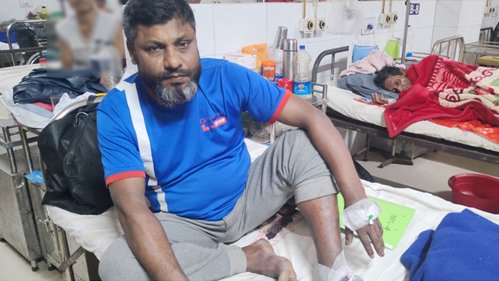 চিকিৎসার অভাবে পঙ্গুত্বের পথে পুলিশের গুলিতে আহত চা দোকানি মনির হোসেন 5 image 847469 1725520143
