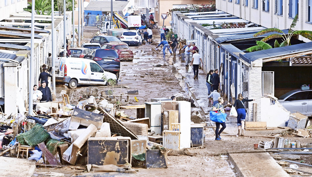 Spain flood deaths top 200, more troops join rescue 5 294d4c0bda412d93a26bbb660d4de70e