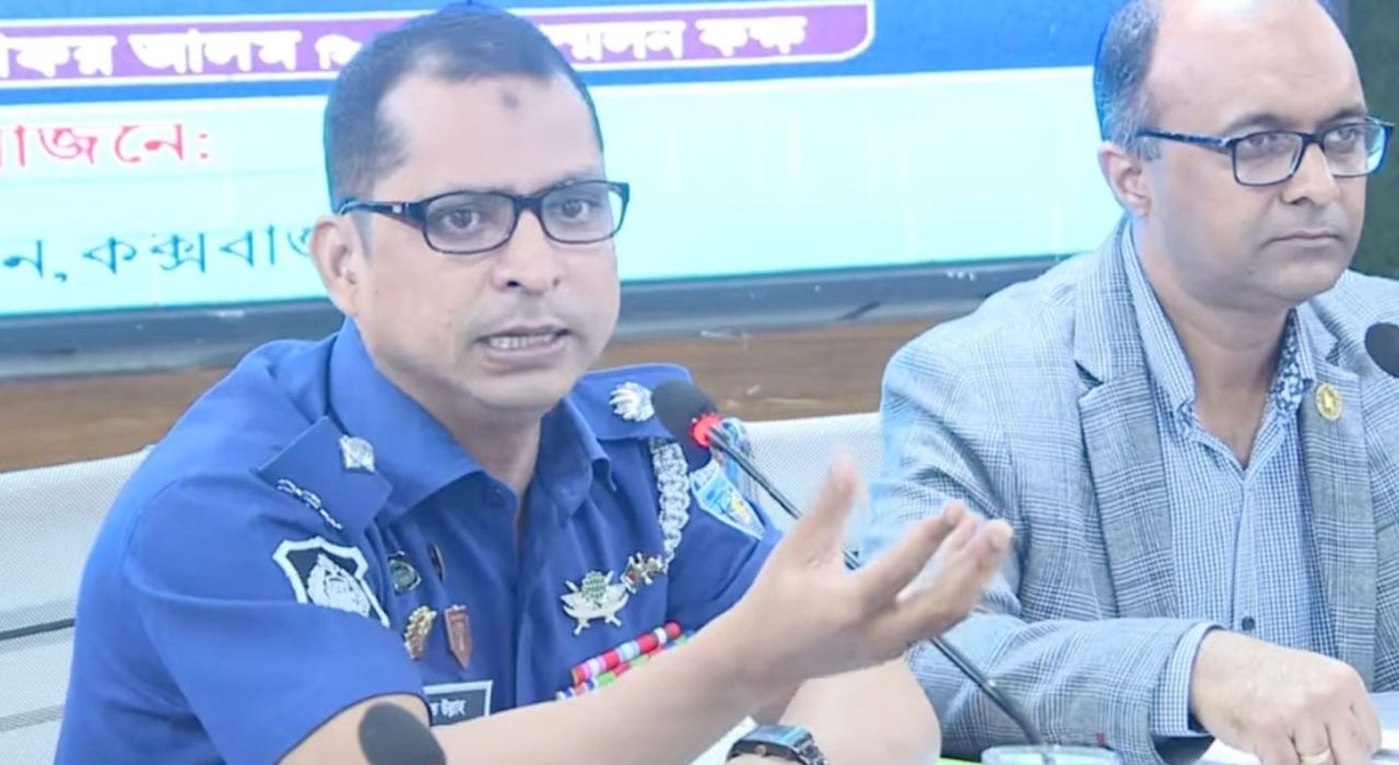 সাংবাদিকদের ছবিসহ তালিকা দেওয়ার প্রস্তাব কক্সবাজার এসপির,বৈষম্যমূলক বক্তব্য প্রত্যাহারের দাবি 5 co bazar sp 20241116050637