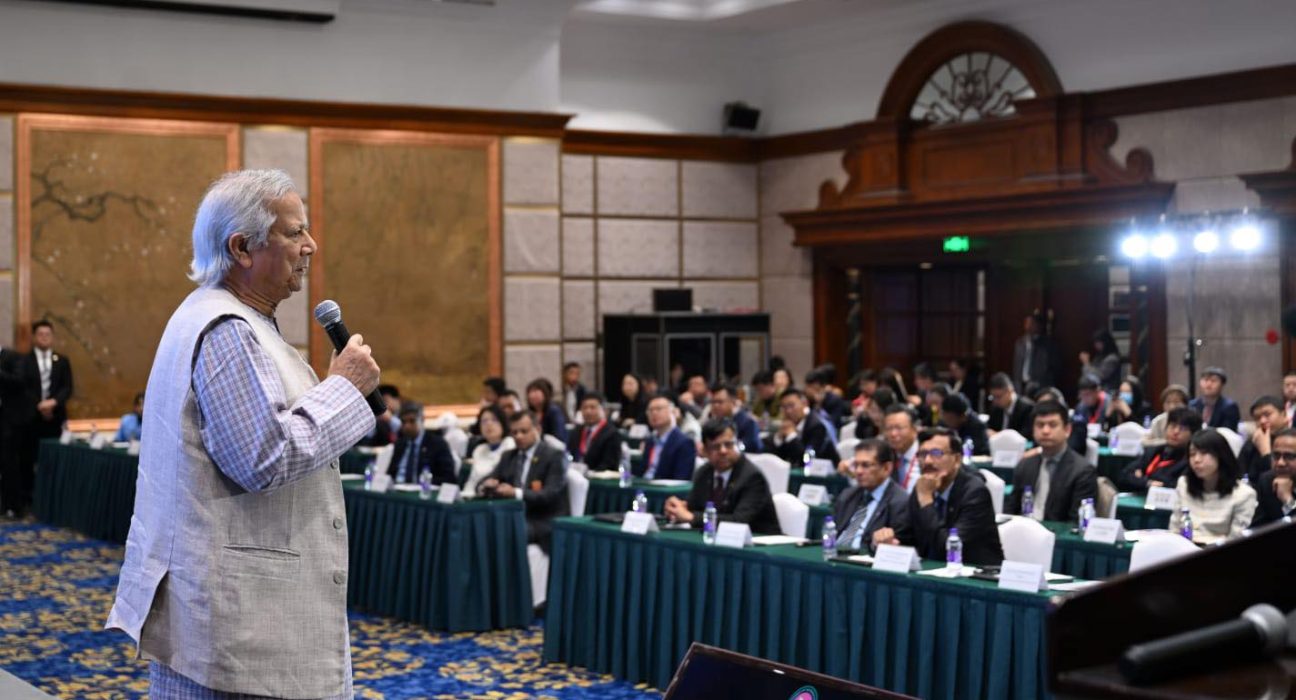 চীনা বিনিয়োগকারীদের বাংলাদেশে বিনিয়োগের আহ্বান জানিয়েছেন ড. মুহাম্মদ ইউনূস 5 image 187942 1743147500