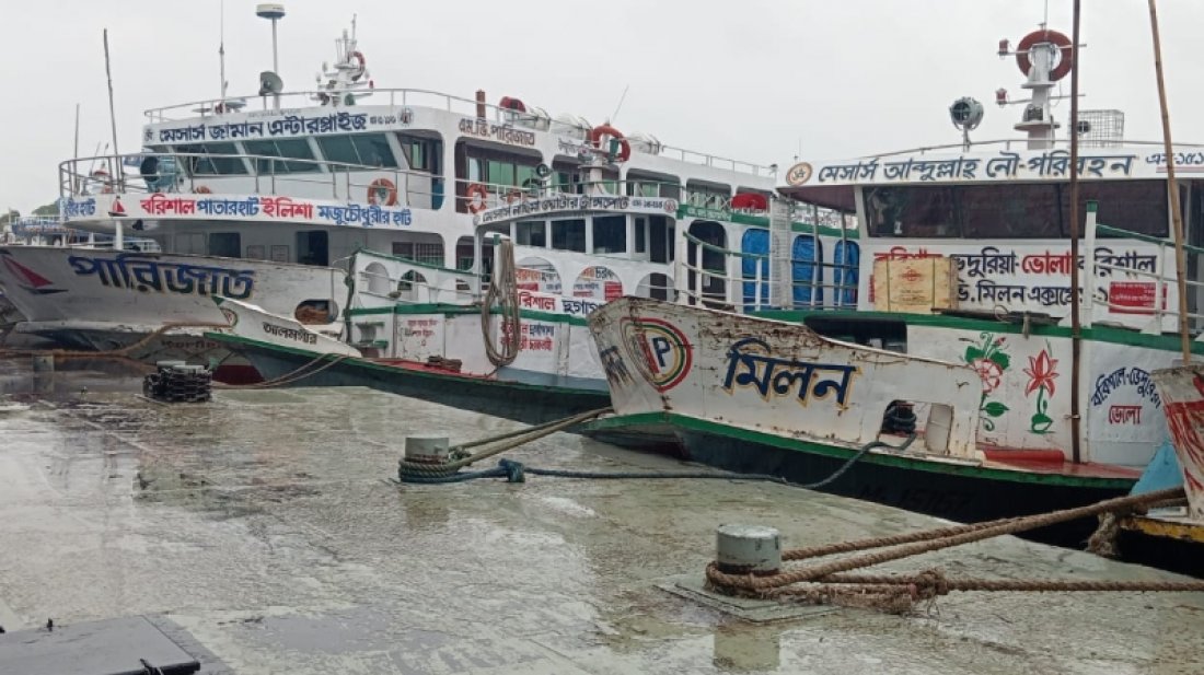 লঘুচাপ:বরিশাল থেকে ছোট লঞ্চ চলাচল বন্ধ 5 borishal