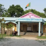 বাংলাদেশ বিমানবাহিনীর একটি প্রশিক্ষণ বিমান বিধ্বস্ত,নিহত-১৯: আহত-১৬৪