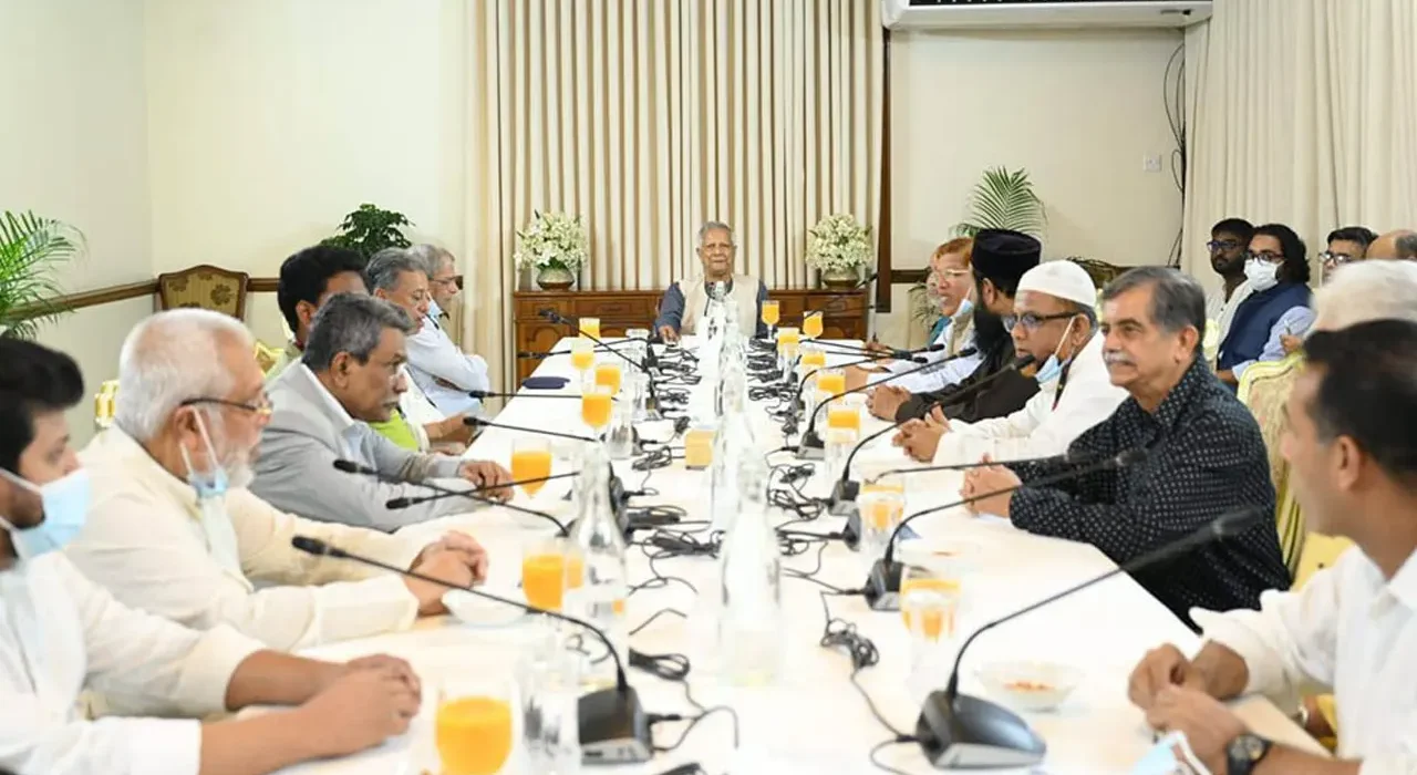 ফ্যাসিবাদিরোধী প্রশ্নে রাজনৈতিক দলগুলো একমত,চারটি রাজনৈতিক দলের সঙ্গে প্রধান উপদেষ্টার বৈঠক 5 image 207064 1753207542