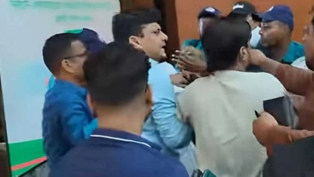নির্বাচন কমিশনে রুমিন ফারহানার অনুসারী-এনসিপি নেতাদের হাতাহাতি 5 bnp 20250824145149