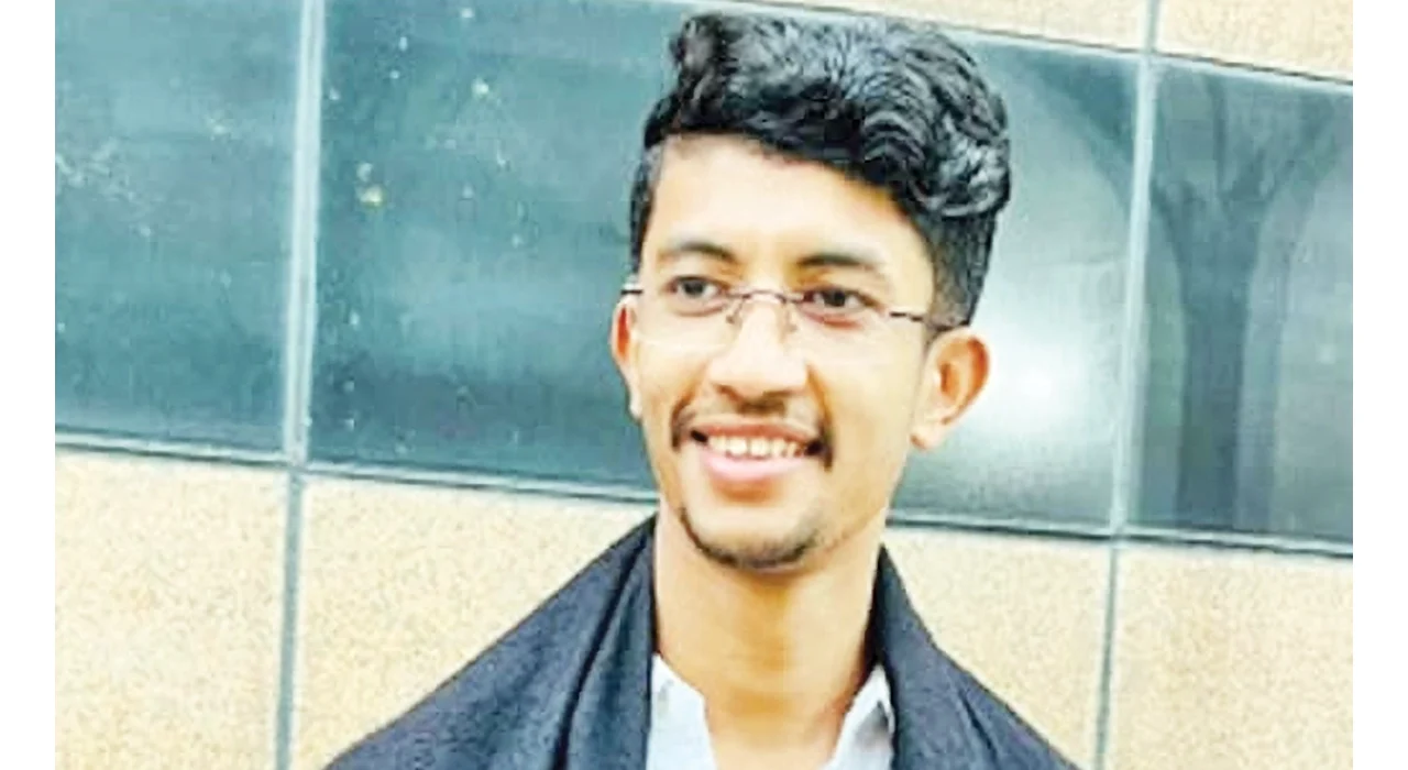 চাঁদাবাজির টাকায় রিয়াদ অল্প সময়ে বদলে ফেলেছেন নিজের জীবনযাপনের ধরন 5 image 209527