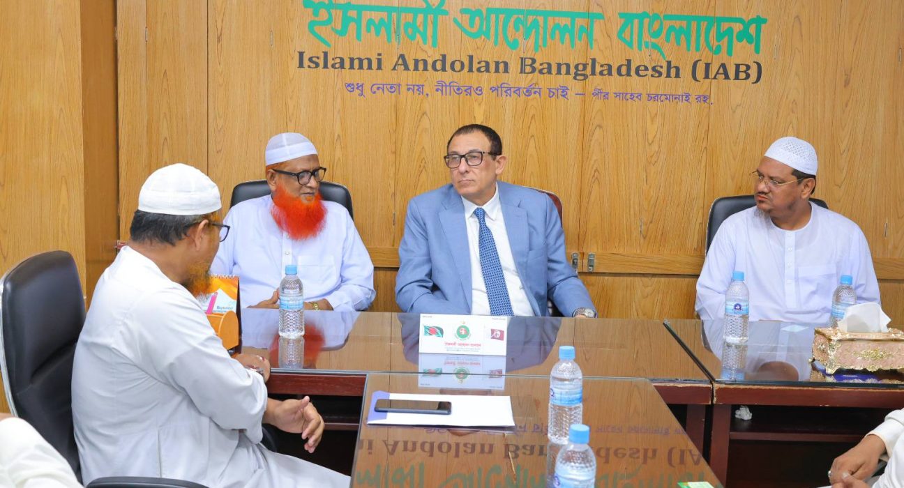 স্বাধীন ফিলিস্তিন প্রতিষ্ঠার লড়াইয়ে বাংলাদেশ সর্বদা পাশে ছিল এবং থাকবে: চরমোনাইর পীর 5 image 225860 1755520853