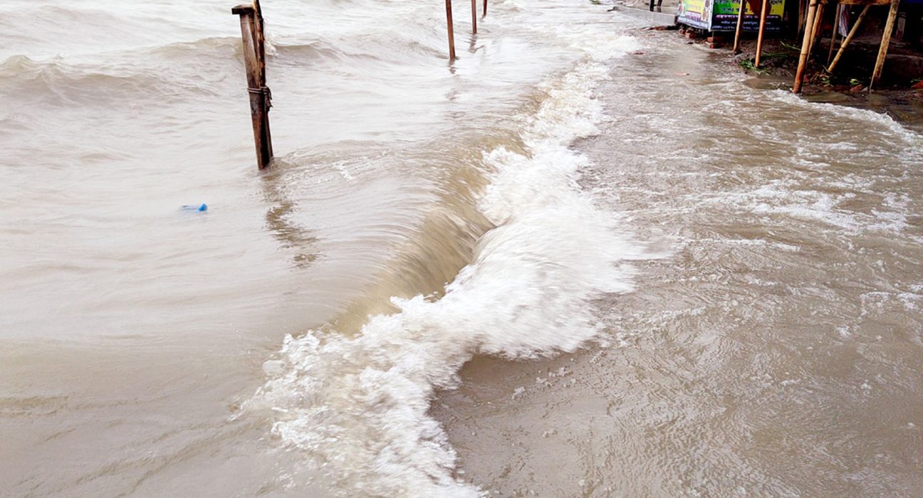 অমাবস্যার প্রভাবে বরিশাল বিভাগের ১১ নদীর পানি বিপৎসীমার ওপরে 5 pani