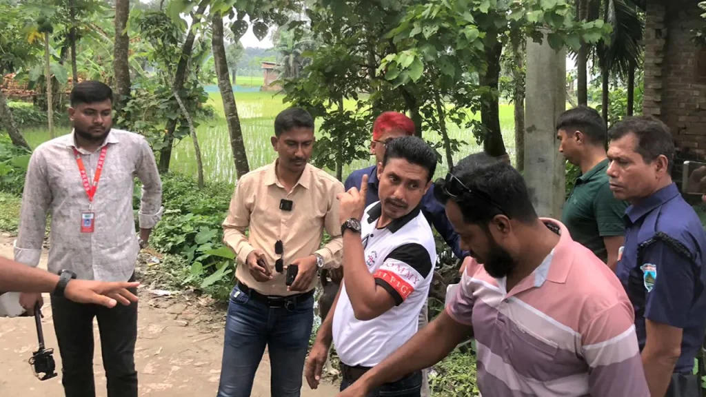 ৪ ভুয়া মানবাধিকার কর্মী আটক।