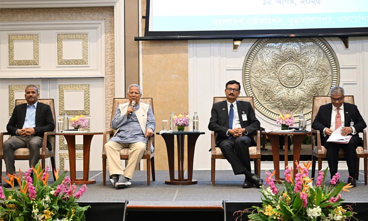 উপদেষ্টা অধ্যাপক ড. মুহাম্মদ ইউনূস। 1