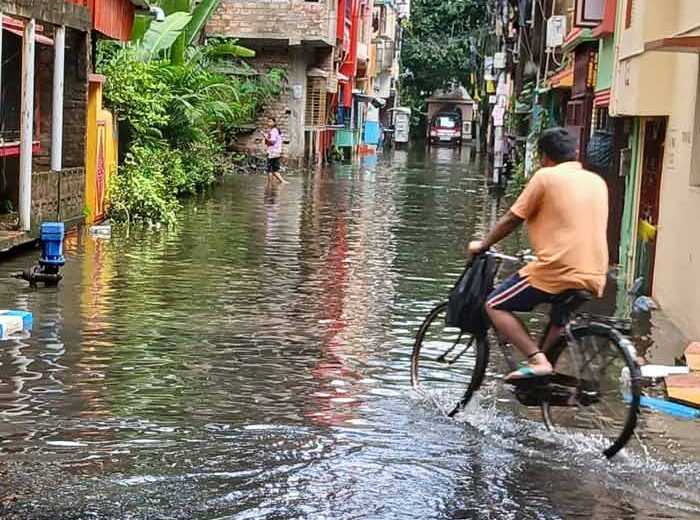 কলকাতার মূল শহরে জল জমে নেই! তবে...... 9 1758783864 water