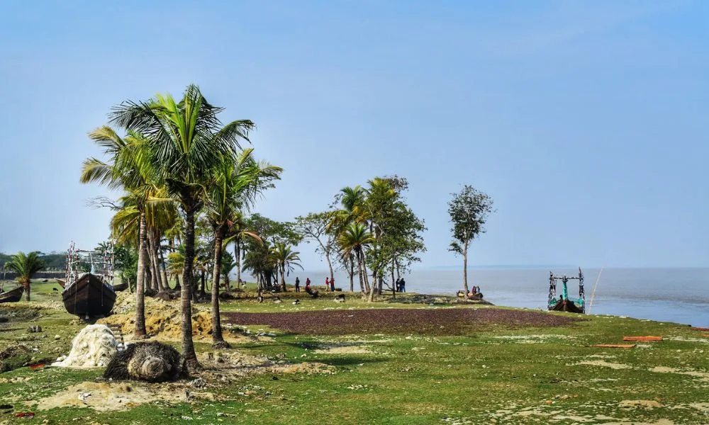 প্রাকৃতিক সৌন্দর্যে ভরা মনপুরা: তাবিজ-কবজ ও ঝাড়-ফুঁকে চলে রোগ-চিকিৎসা 5 ক্যান্সার দিবস 92