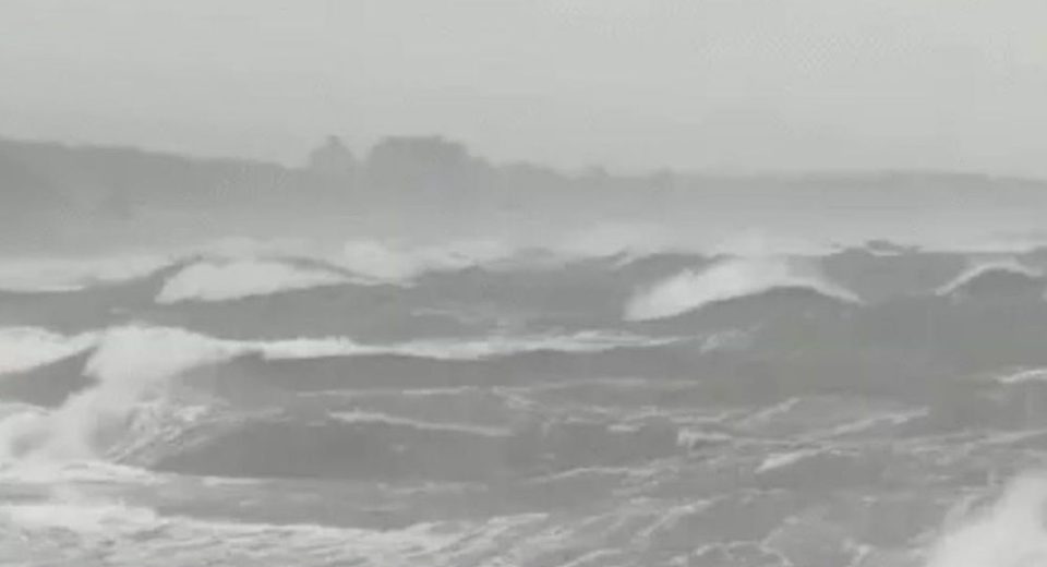 আঘাত হানলো ঘূর্ণিঝড় ‘মন্থা’,অন্ধ্রপ্রদেশ ও ওড়িশা রাজ্যে ব্যাপক ক্ষতির আশঙ্কা 12 855 69016e2d8cd16