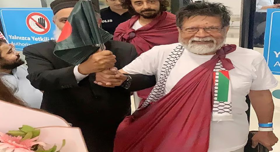 ঢাকার উদ্দেশে শহিদুল আলমের যাত্রা 15 image 1760107006 APE0wGZFQJMaD7aUTO9RaxyZGYSAI3l2nJG5iJ9a