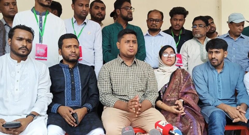 নির্বাচন কমিশন এভাবে চলতে পারেনা:হাসনাত আবদুল্লাহ 12 image 1761902621 DrhbuHE4WeCWsjKOQyzHMNSbnKOf1VrZj0AuPQE5