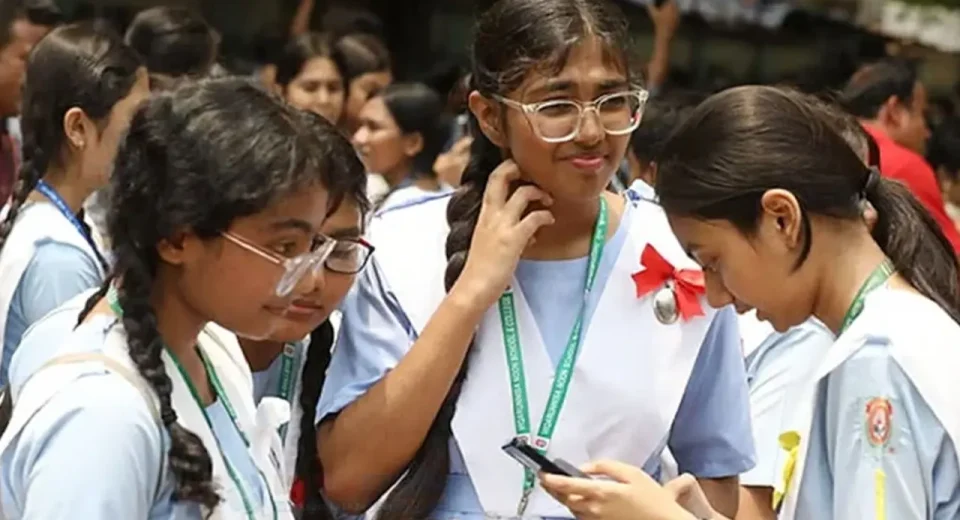 পাসের হারে এগিয়ে ঢাকা বোর্ড, পিছিয়ে কুমিল্লা 9 শিক্ষা বোর্ড