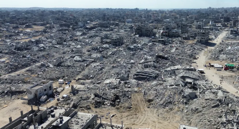 গাজা ধ্বংসস্তূপ: বোমা অপসারণে লাগবে অন্তত ৩০ বছর 14 ধ্বংসস্তূপ