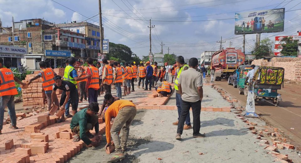 ২০ কিলোমিটার দীর্ঘ একটি আঞ্চলিক মহাসড়ক নির্মাণকাজে সময় লাগছে ৯ বছর