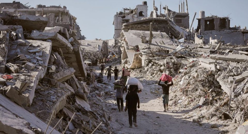 গাজা এখন ‘মাইনের শহর’,চারপাশজুড়ে ধ্বংসস্তূপ 11 Gaza 6908e13814dae