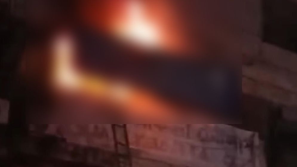 মার্কেটে মধ্যরাতে আগুন