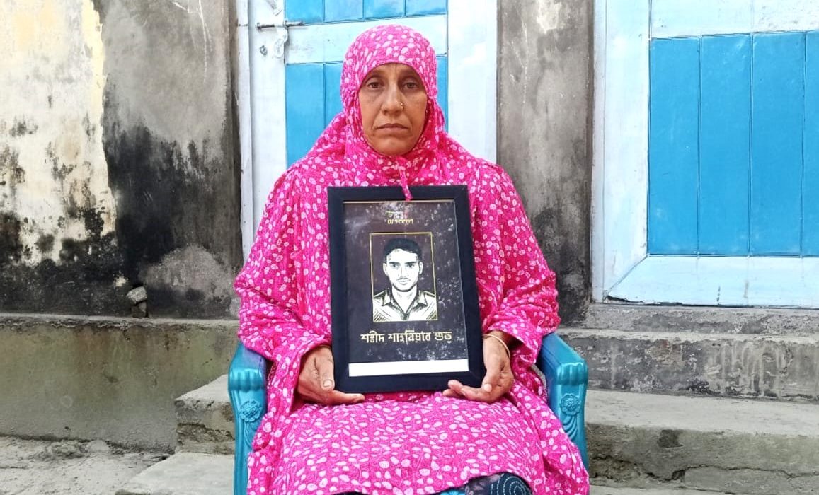 প্রথম শহীদ প্রকৌশলী শাহরিয়ার শুভর মা চম্পা খাতুন