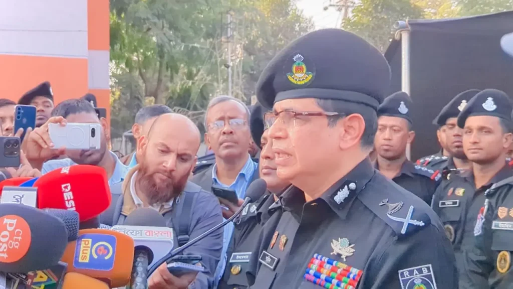 জঙ্গল সলিমপুরে সন্ত্রাসীদের আস্তানা গুঁড়িয়ে দেওয়া হবে : র্যাব ডিজি 2 কে এম শহিদুর রহমান